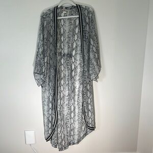 Meet me in Miami kimono! New. Never worn. Paid $125 Sheer. One size fits most.